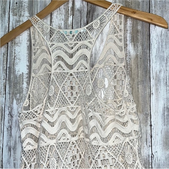 Maurices Off White Crochet Overlay Tank - Picture 4 of 5